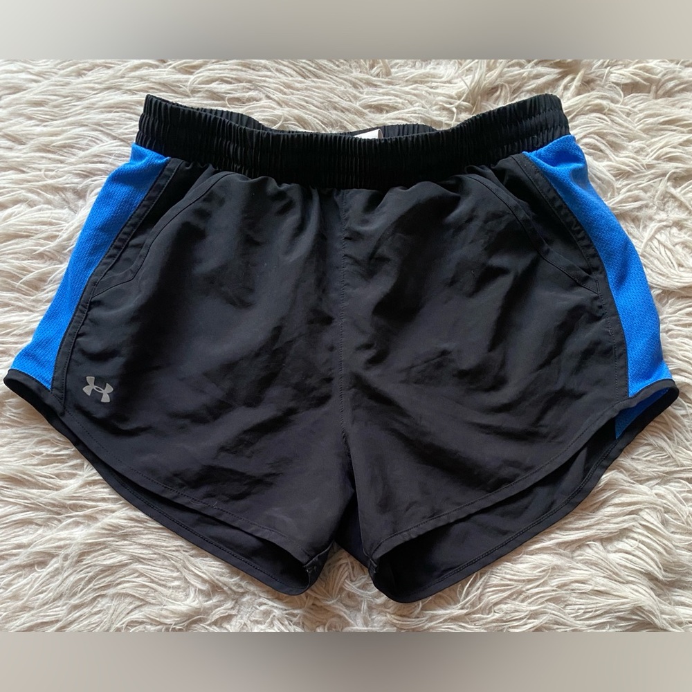 Under Armour running lined shorts size womens small.